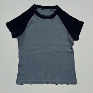 Brandy Melville cropped tee - Black & Blue Grey